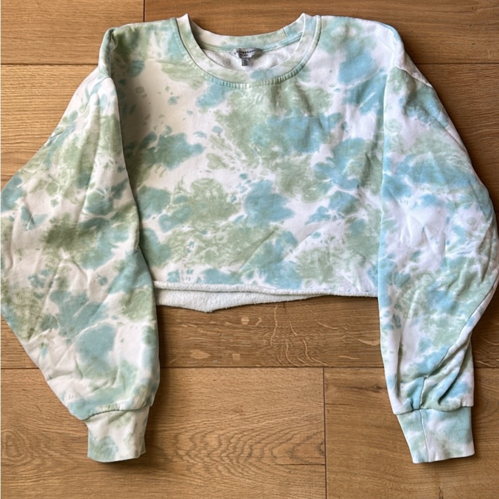 Lucky Brand Green and White Tie-Dye Cropped Sweatshirt